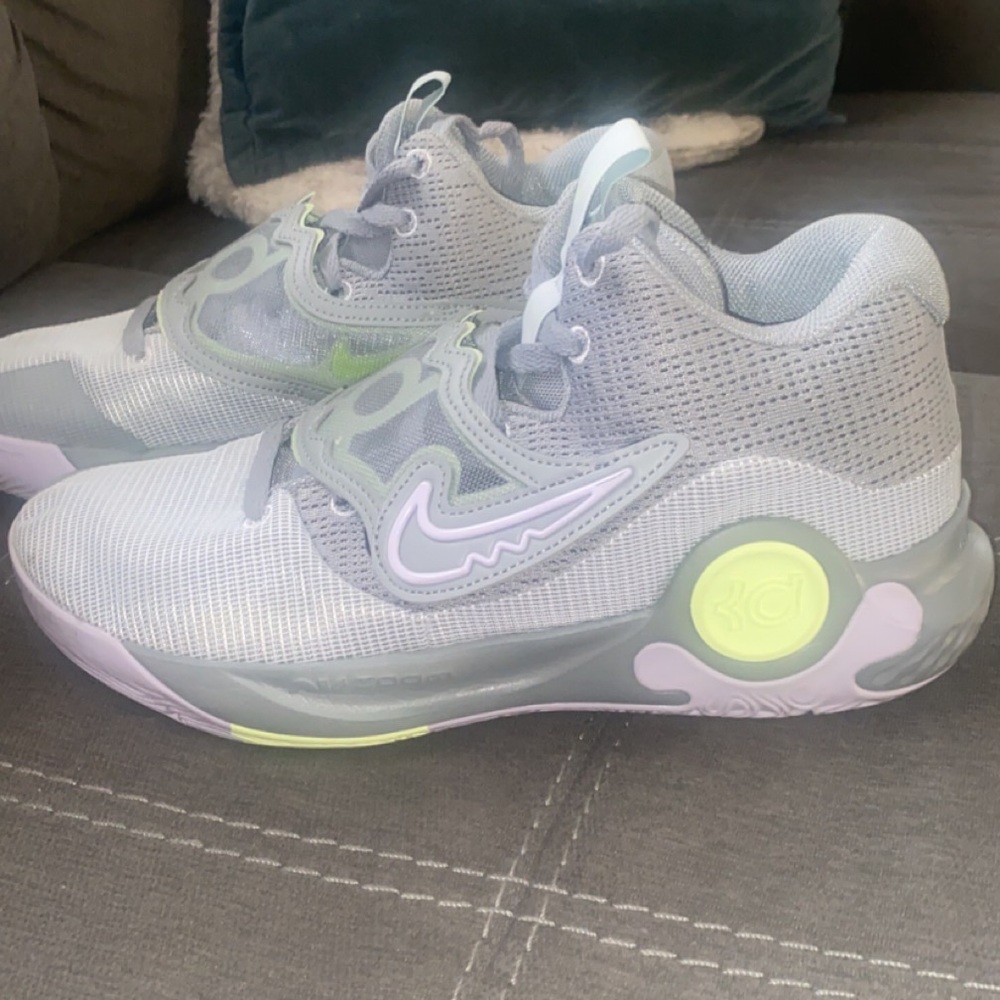 Nike KD Trey 5 X basketball shoes